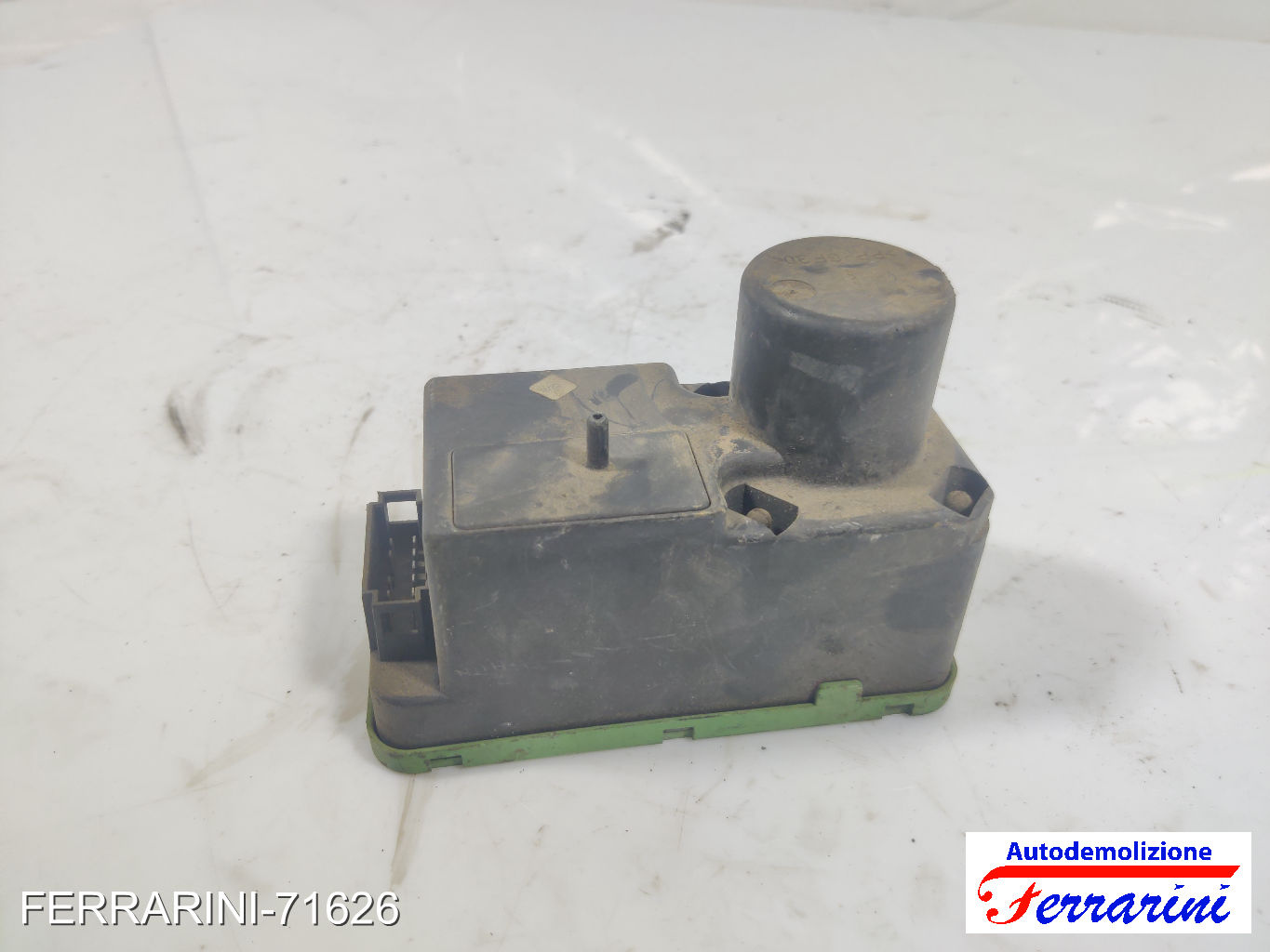 Pompa Compressore Chiusura Centralizzata VW PASSAT VARIANT 35I, 3A5 1988-1997