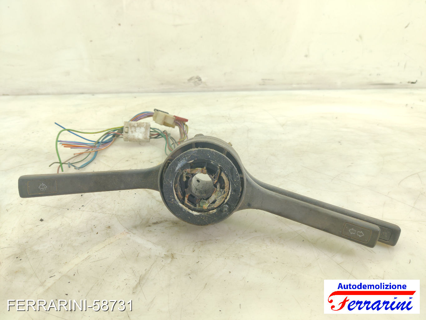 Devioluci FIAT UNO 146 1989-1992 181996880, 181996870, 181857070