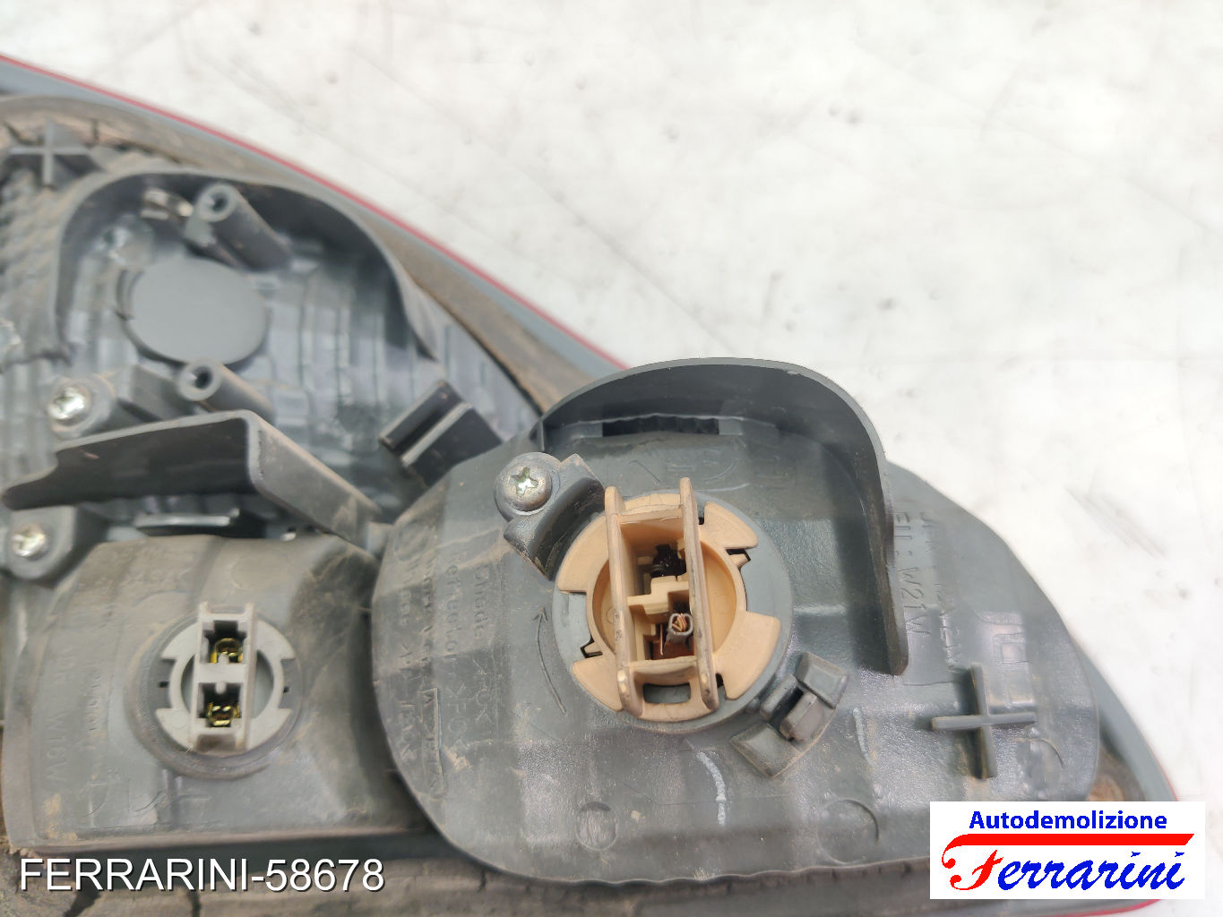 Fanalino Stop Posteriore TOYOTA AVENSIS VERSO M2 2001-2005 sinistro, sx 8
