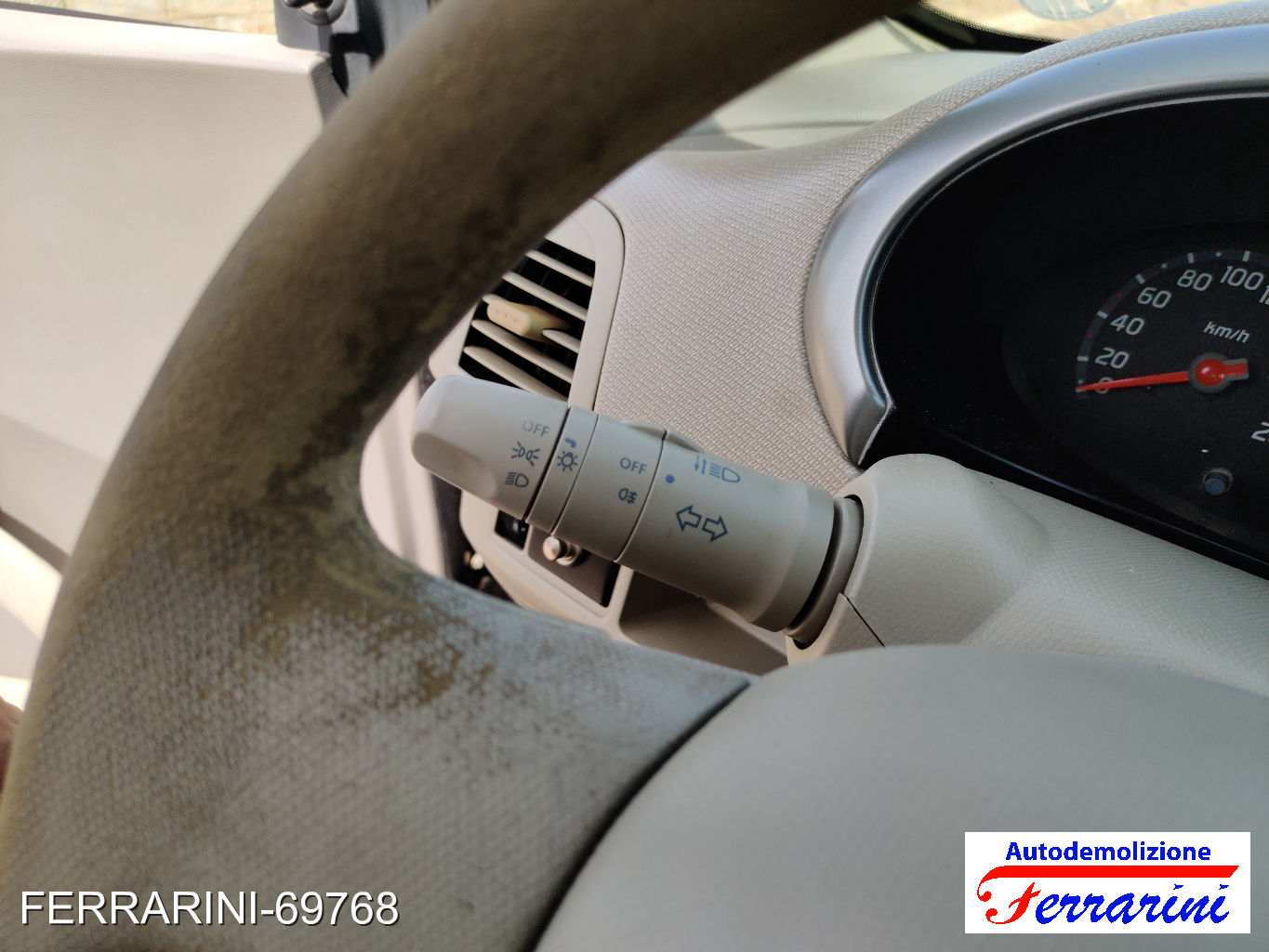 Nissan Micra 3 32