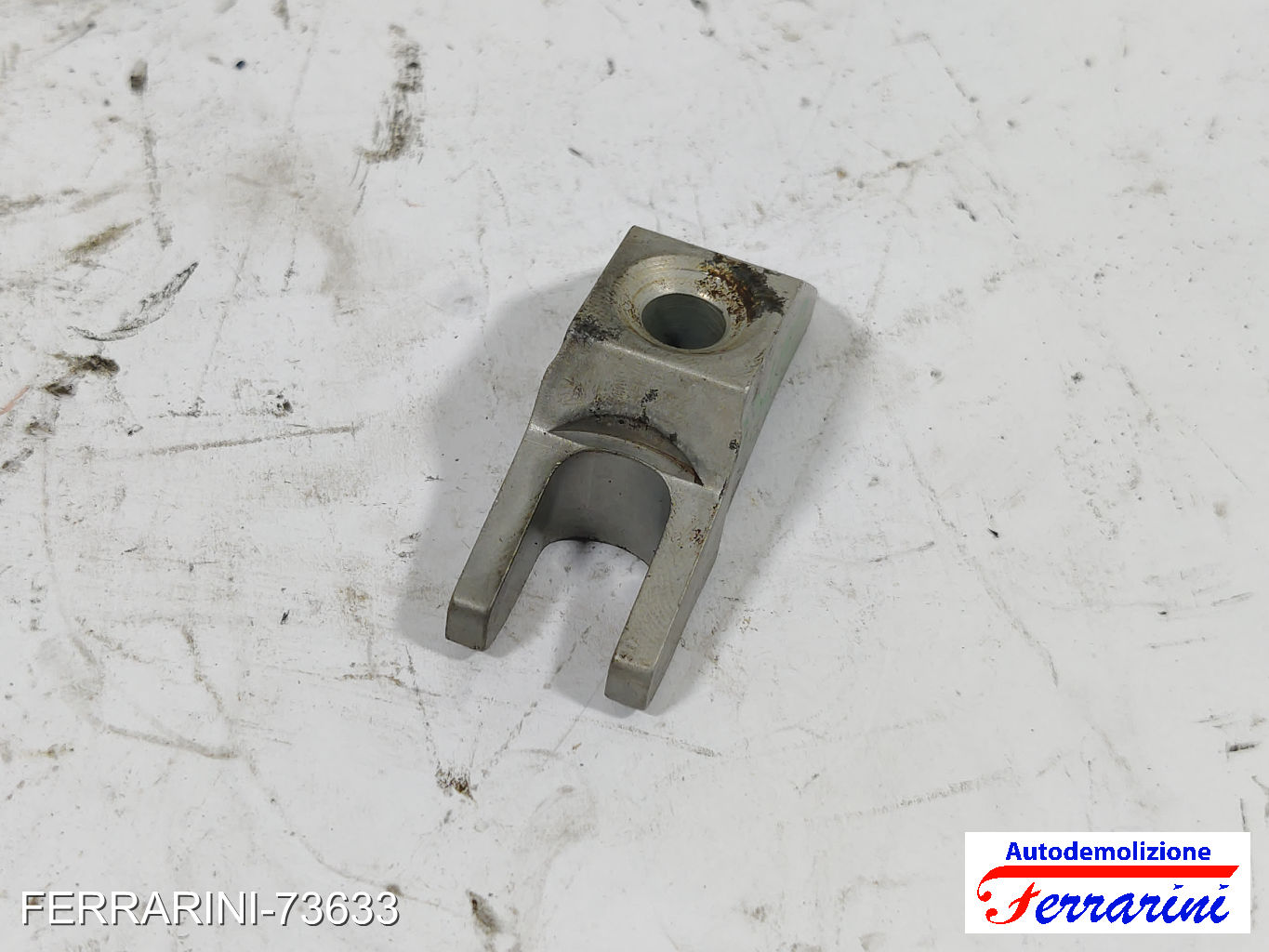 staffa supporto iniettore 198A2000 FIAT BRAVO 2 198 1.6 D MULTIJET 2008-2014
