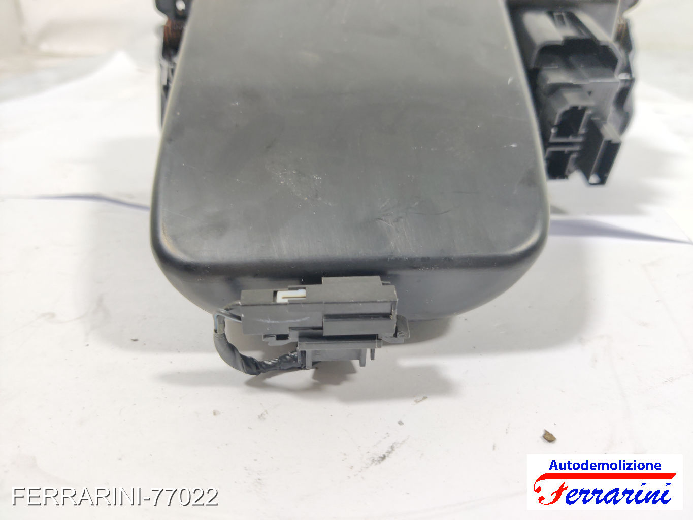 portaoggetti console centrale Posacenere FORD EDGE 2015-2018 EM2BR061A08AB