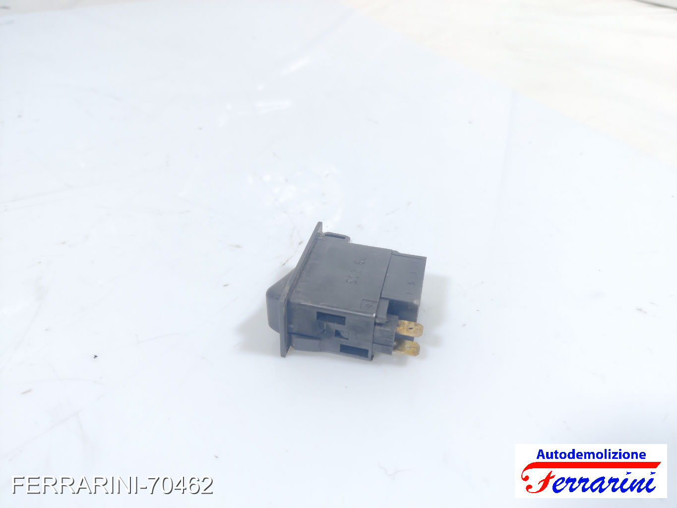 Interruttore areazione parabrezza VW LT 40-55 1 291-512 1986-1992 321959621A