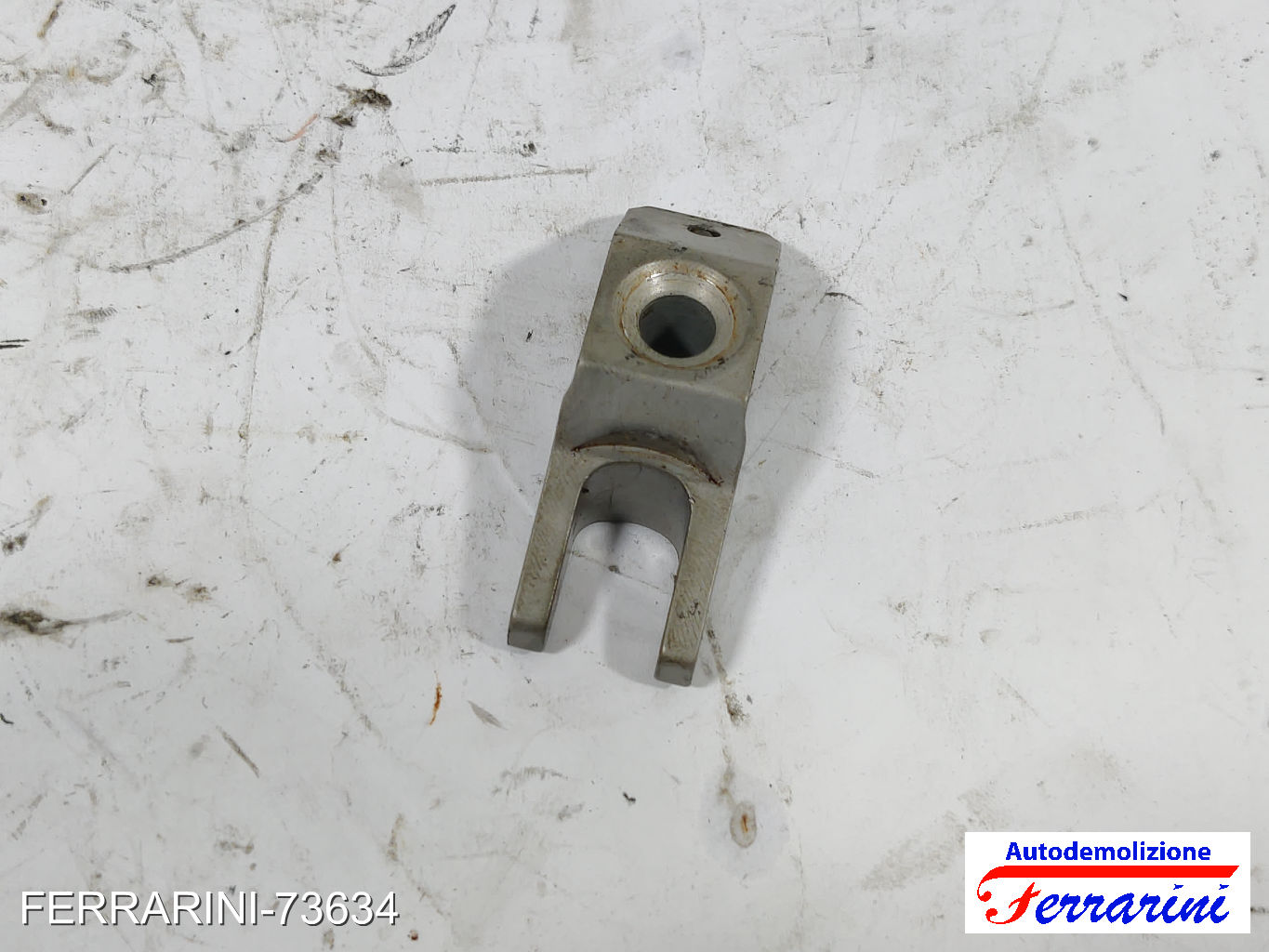 staffa fermo supporto iniettore FIAT BRAVO 2 198 1.6 D MULTIJET 2008-2014