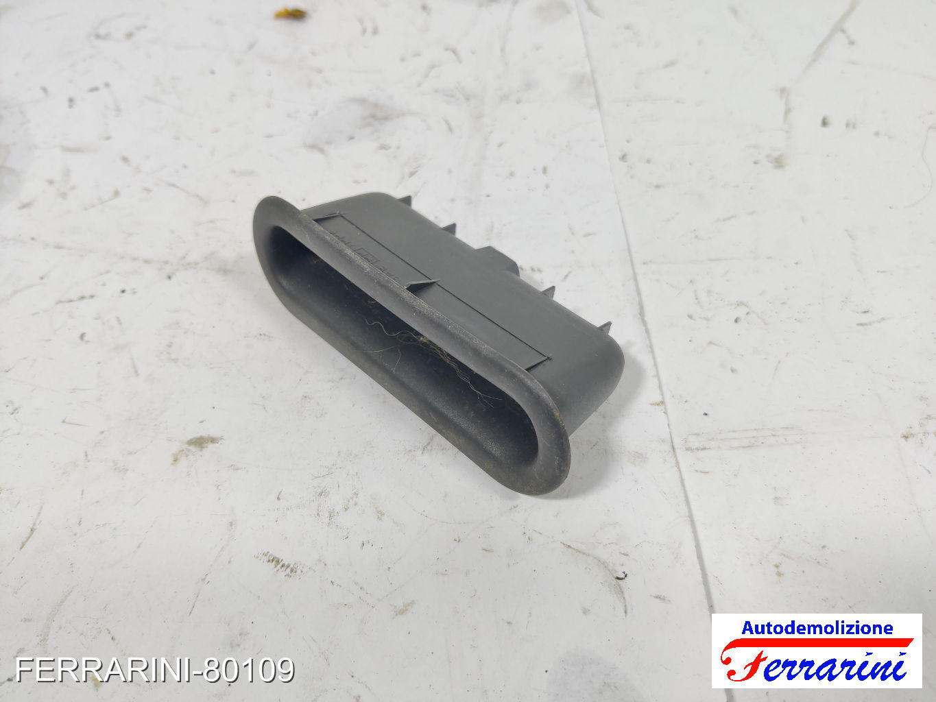 Vani Portaoggetti E Scomparti DACIA SANDERO 2009-2012 8200739461