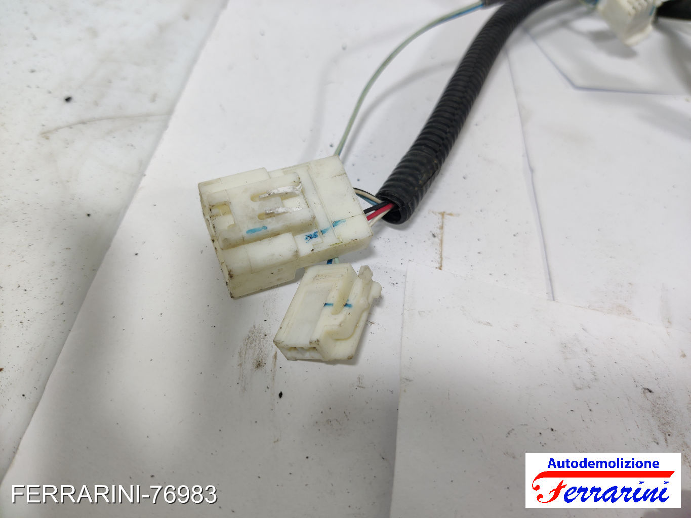 Cablaggio porta anteriore destra TOYOTA IQ J1 1.0 2009-2015 8215174090