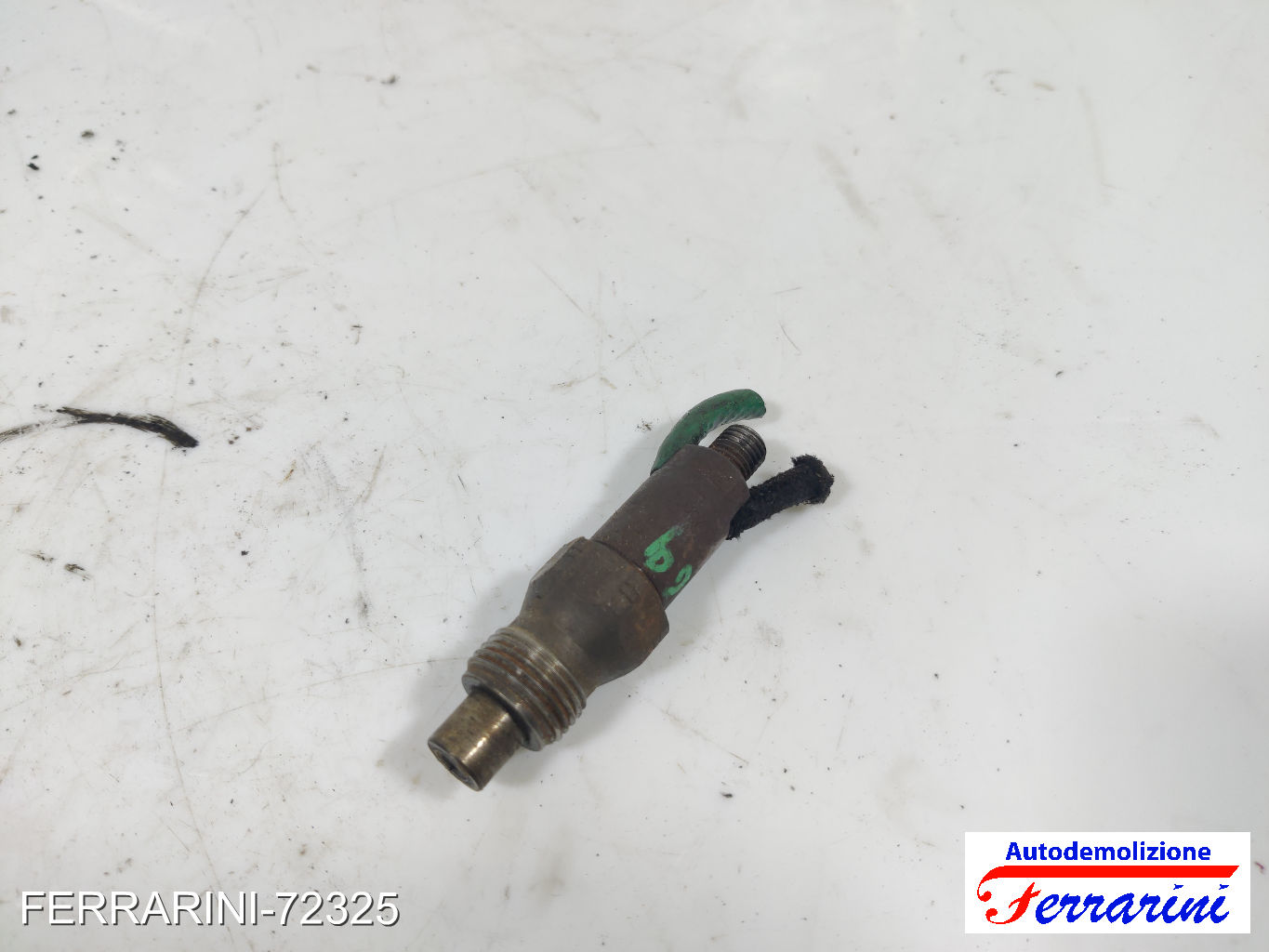 Iniettore RENAULT EXPRESS F40, G40 1.9 D 1994-1998 7701040329, 7700854497