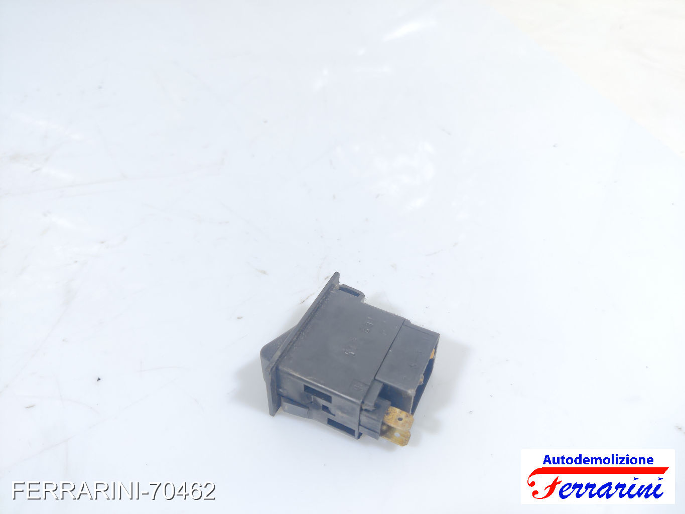 Interruttore areazione parabrezza VW LT 40-55 1 291-512 1986-1992 321959621A