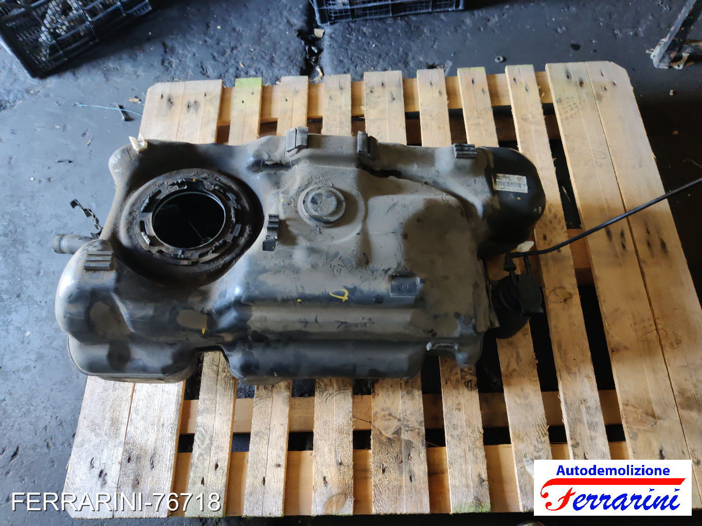 Serbatoio carburante 8