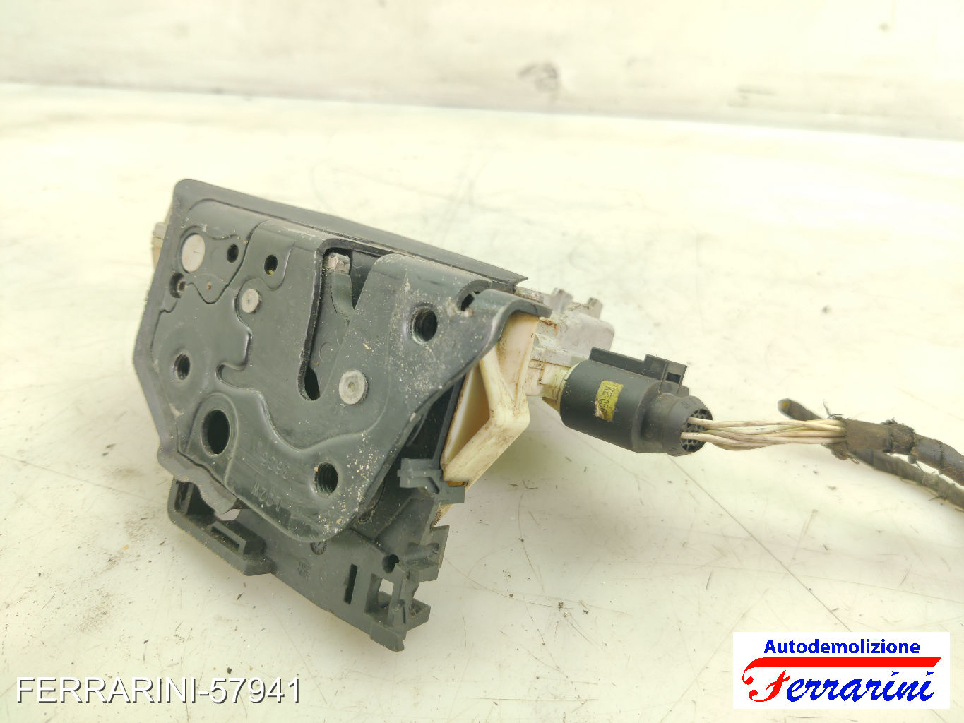 Serratura Porta VW PASSAT VARIANT 3C5 2005-2009 sinistro, sx, frontale