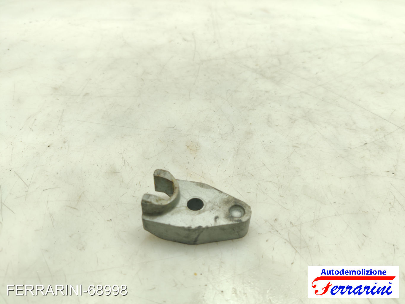 staffa fermo supporto iniettore CFW VW POLO 6C1, 6R1 1.2 TDI 2009-2023 03P130216