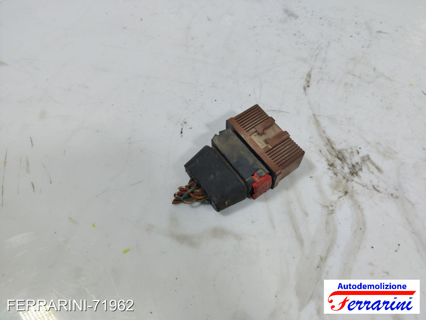Connettore elettrico PEUGEOT 106 2 1A, 1C 1.5 D 1996-2001 6541J6, 9619696580