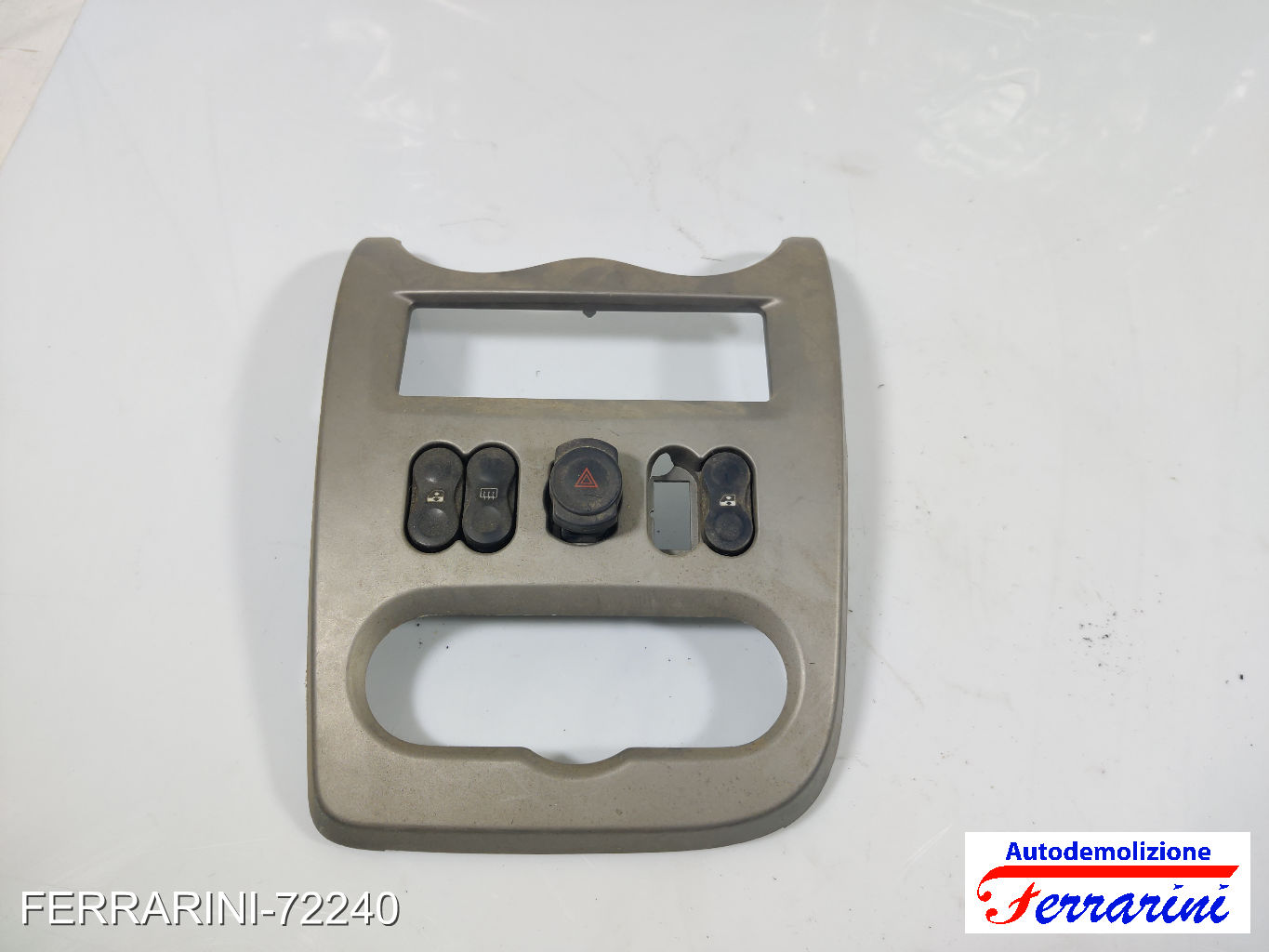 Consolle Centrale Cruscotto DACIA SANDERO 2009-2012 8200739438, 607503R