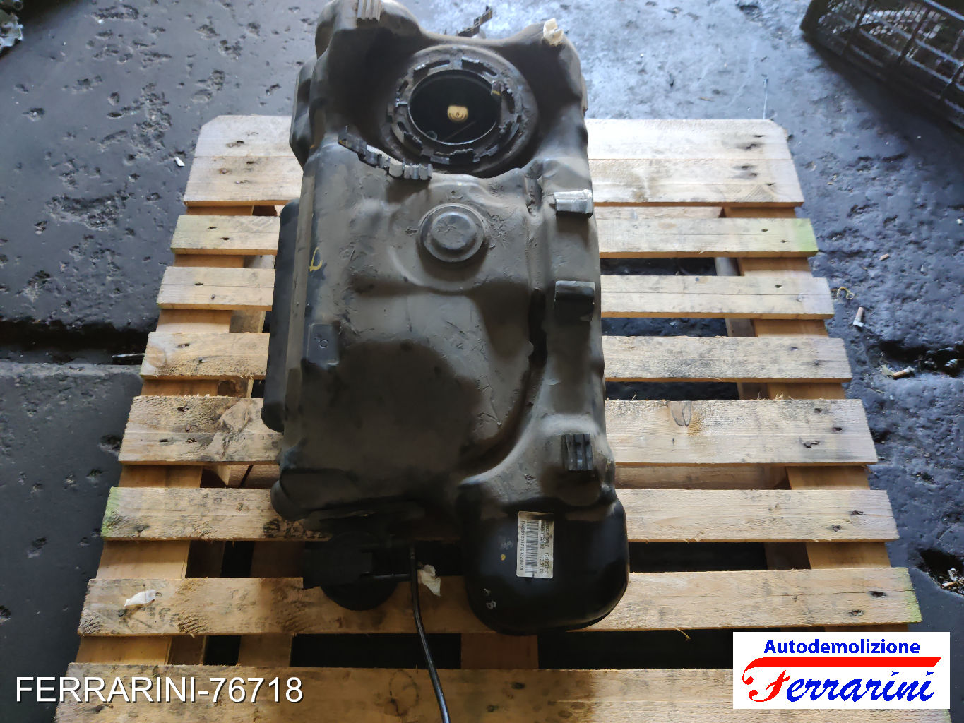 Serbatoio carburante 6