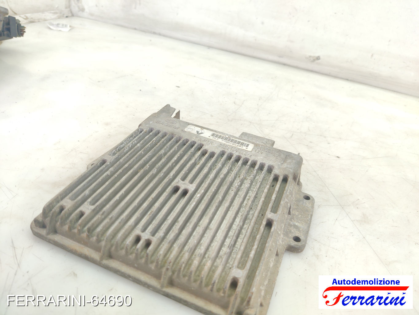 Centralina Motore RENAULT CLIO 1 5/357, B/C57 1.2 1996-1998 7700104483