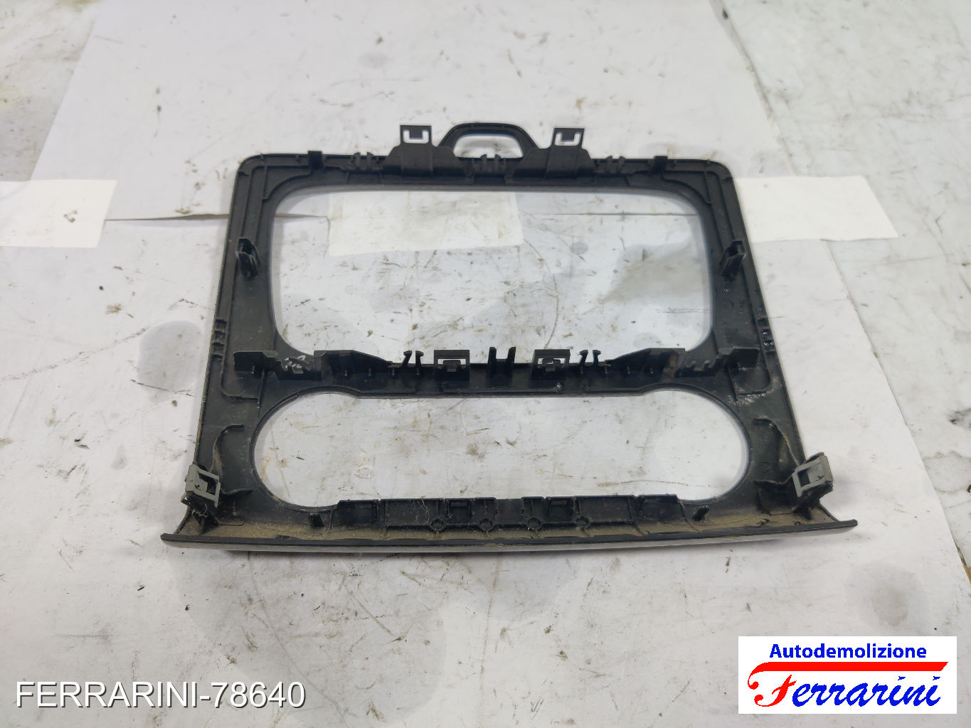 cornice stereo Consolle Centrale Cruscotto FORD FOCUS 2 SW DA, DS, FFS 2004-2012