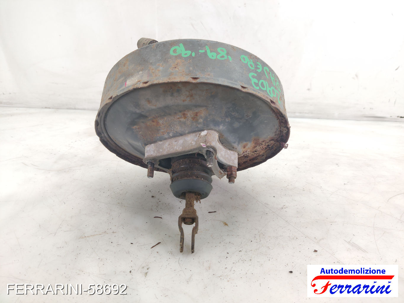 Servofreno MITSUBISHI PAJERO 1 L04G, L14G 2.5 TD 1989-1990 MB534873, MB534872