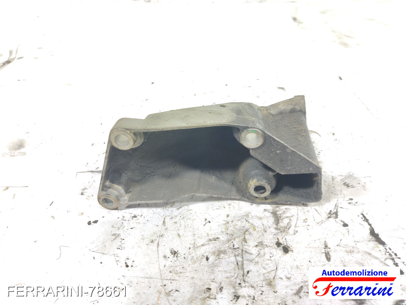 AVB Supporto Motore VW PASSAT VARIANT 3B6 1.9 TDI 2000-2005 8D0199307P
