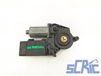 Motorino Alzavetro VW PASSAT VARIANT 3B6 1.9 TDI 2000-2005 0130821694