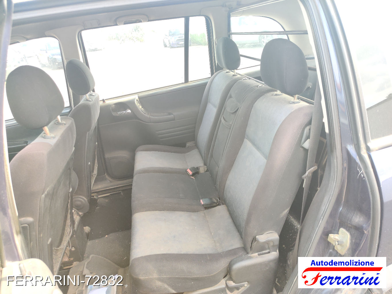 Opel Zafira A 11