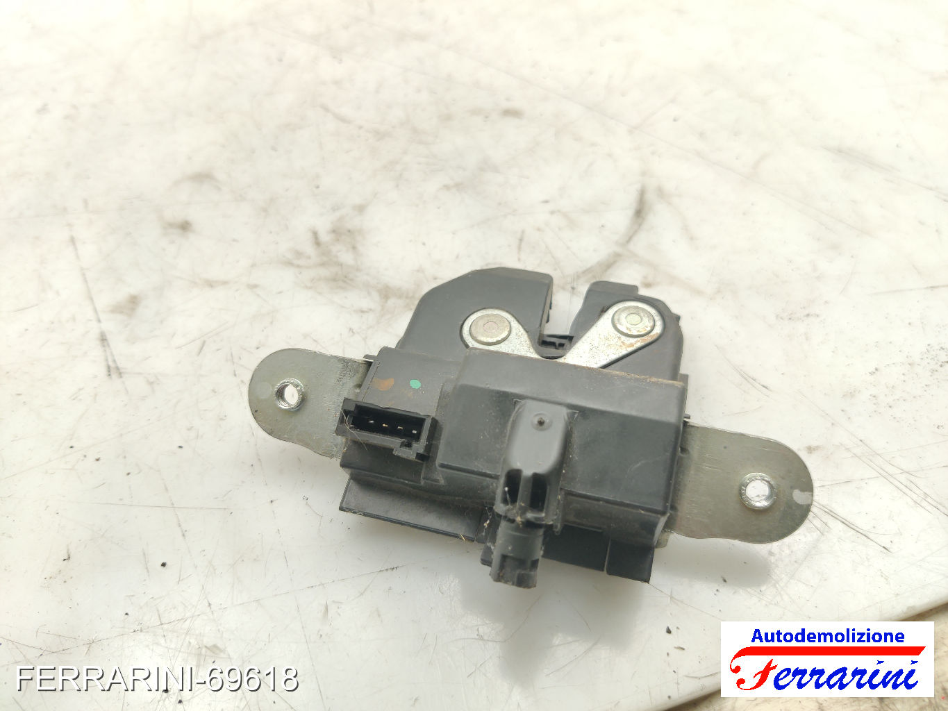 Chiusura Serratura Portellone OPEL MERIVA B S10 2010-2014 13317445, 39021416 6