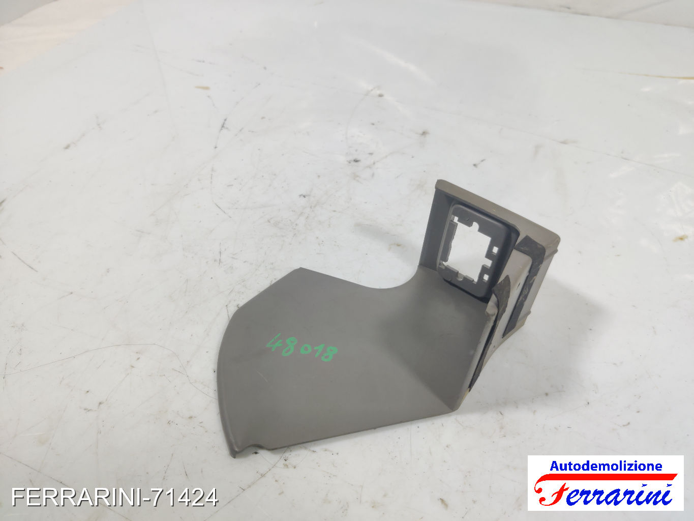 laterale plancia con foro regolatore altezza fari FIAT PANDA 141 1992-1996
