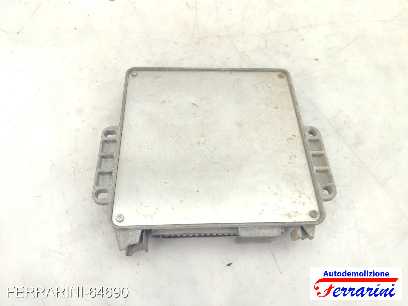 Centralina Motore RENAULT CLIO 1 5/357, B/C57 1.2 1996-1998 7700104483 8