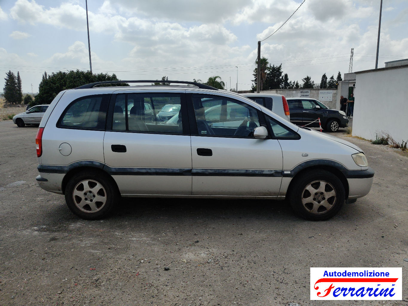 Opel Zafira A 85
