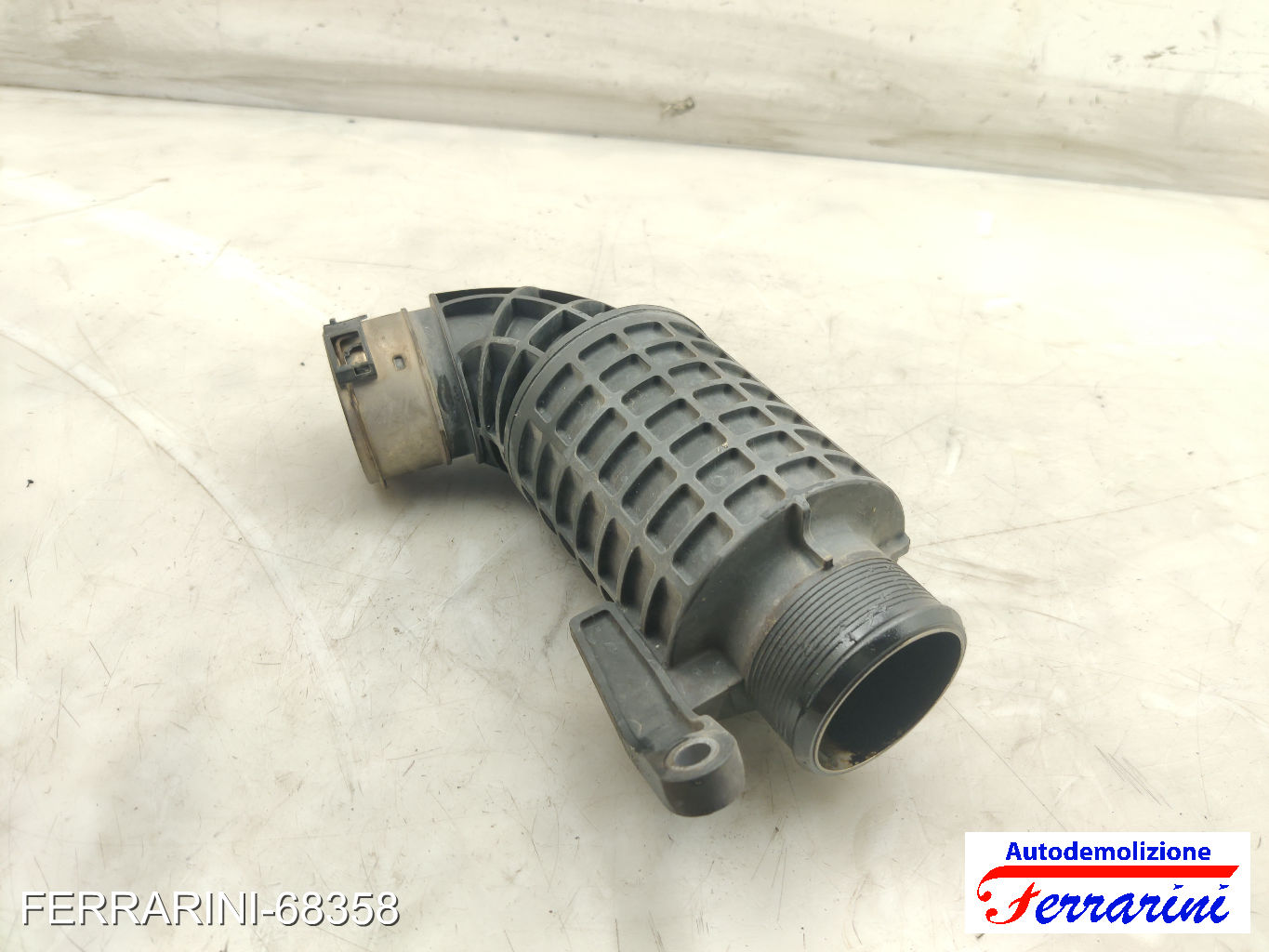 Tubo aria aspirazione BMW X1 F48 SDRIVE 18D 2015-2023 13718513943, 13718511377