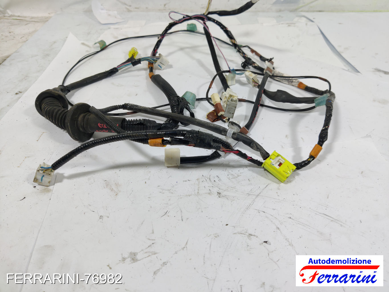 Cablaggio portiera anteriore sinistra TOYOTA IQ J1 1.0 2009-2015 8215274060
