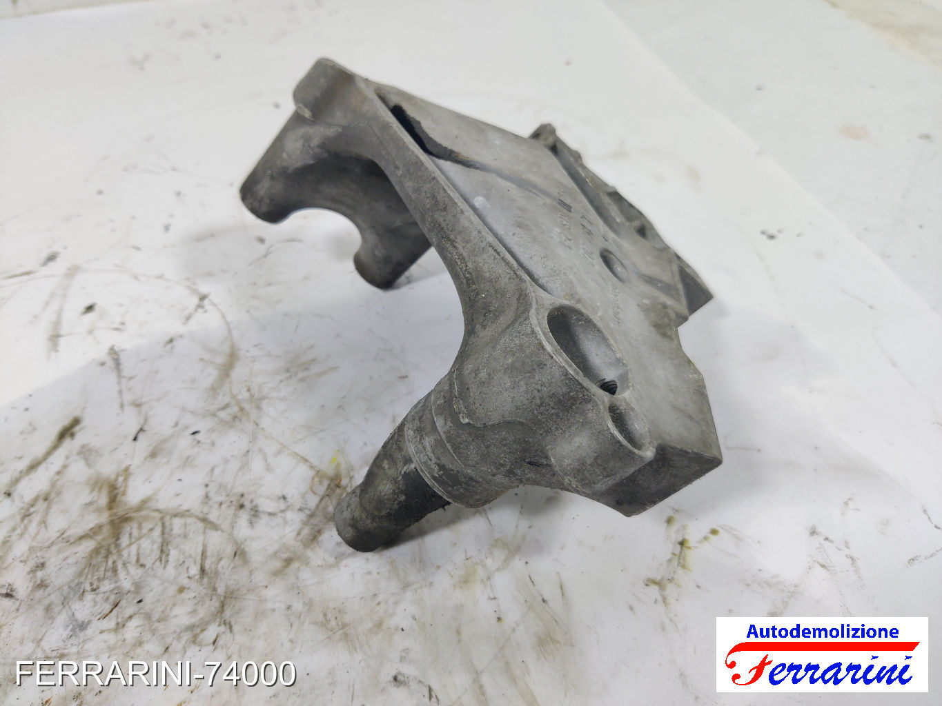 CRBC Supporto Motore VW GOLF 7 5G1, BE1, BE2, BQ1 2.0 TDI 2012-2020 04L199207