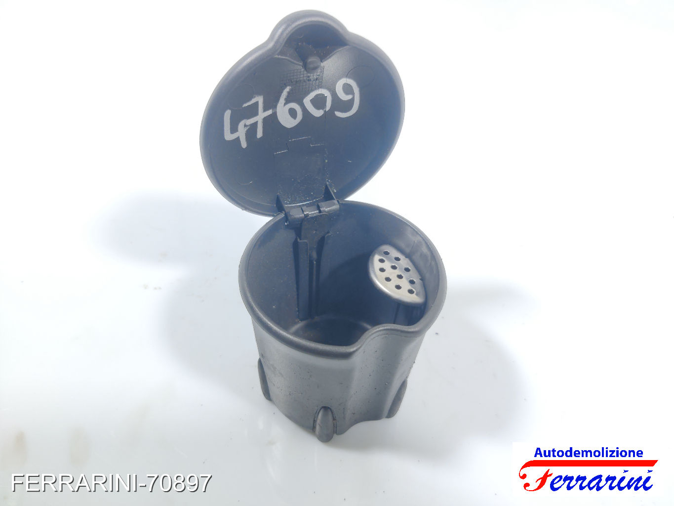 Posacenere RENAULT CLIO 3 BR0/1, CR0/1 2010-2014 8200728639, 47609