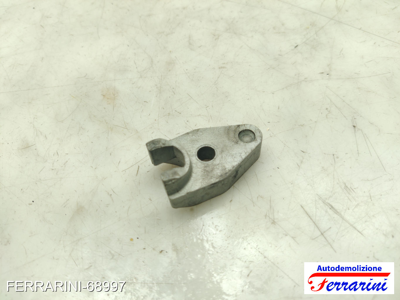 Staffa iniettore Supporto CFW VW POLO 6C1, 6R1 1.2 TDI 2009-2023 03P130216