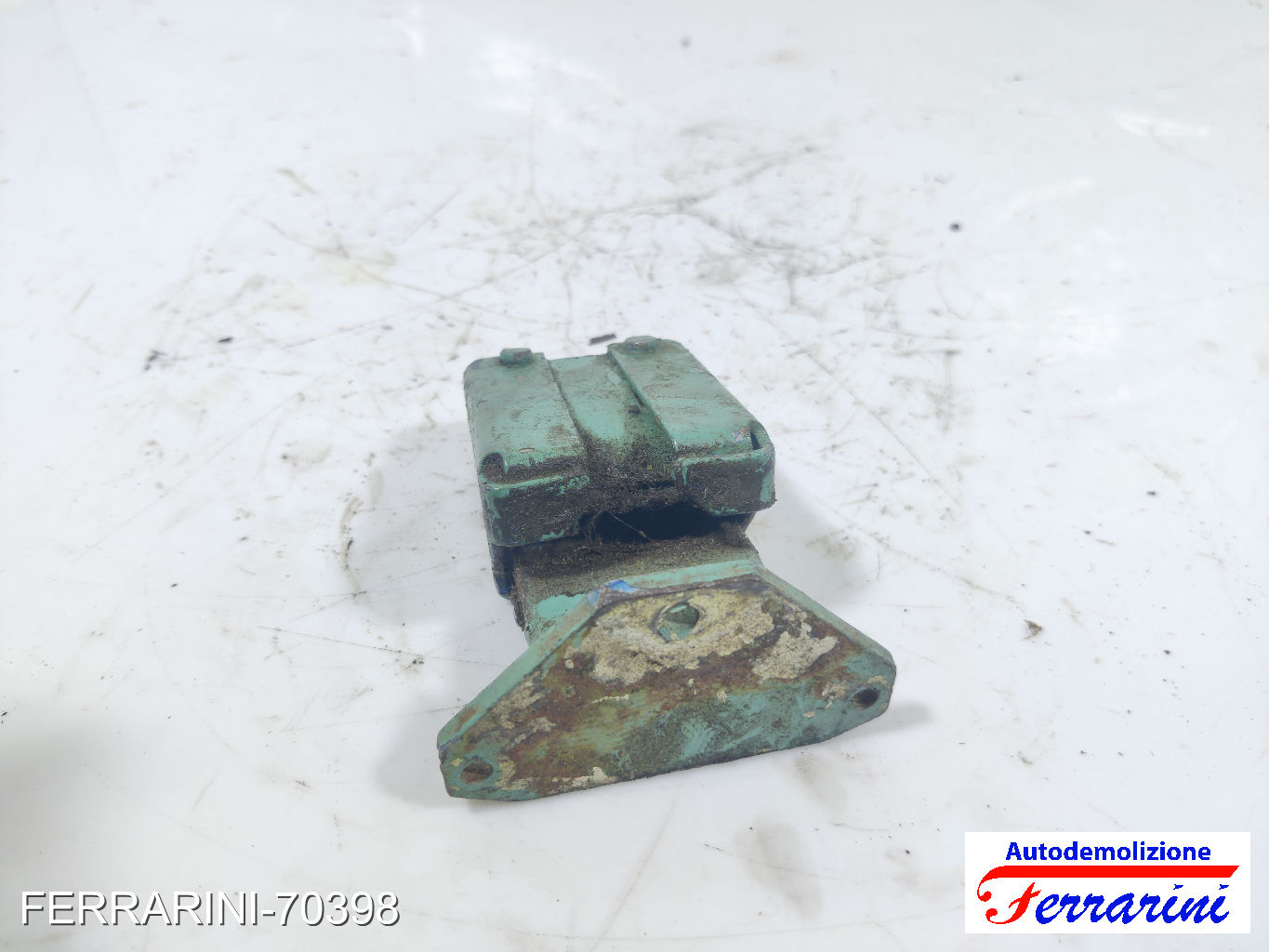 Cerniera Portellone FIAT PANDA 141 1982-2004 Destra 46790392 8