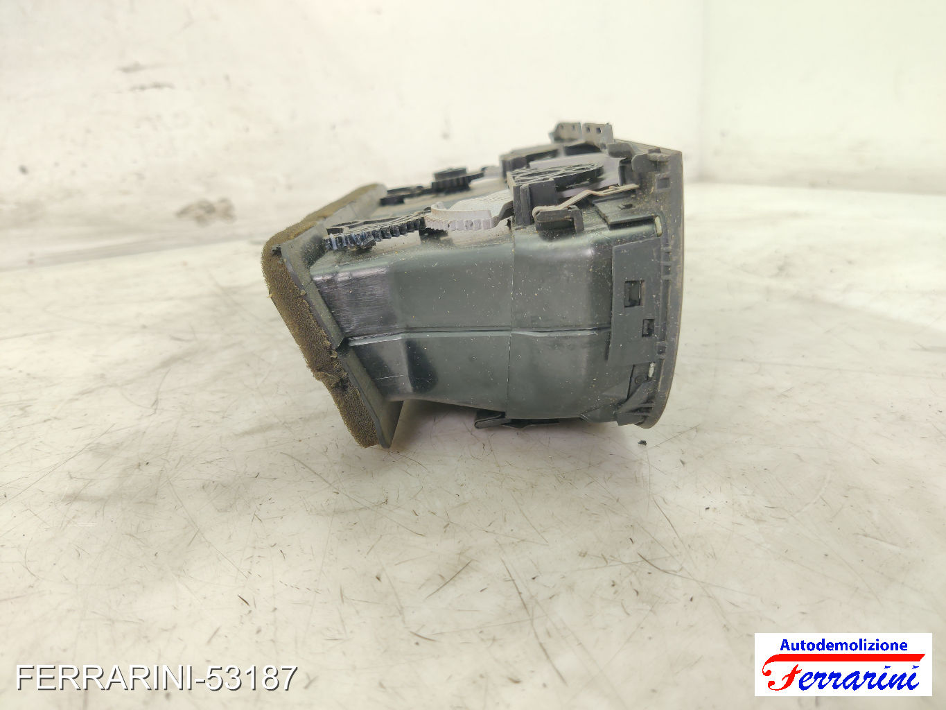 Bocchetta Areazione VW GOLF 6 5K1 2008-2013 anteriore, frontale centrale, ant