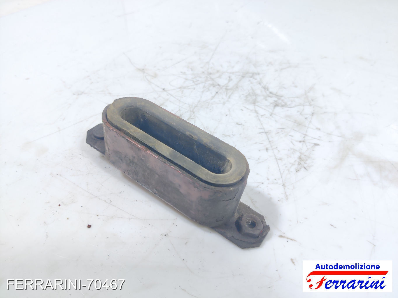 supporto radiatore IVECO DAILY 1 35-8 1978-1989