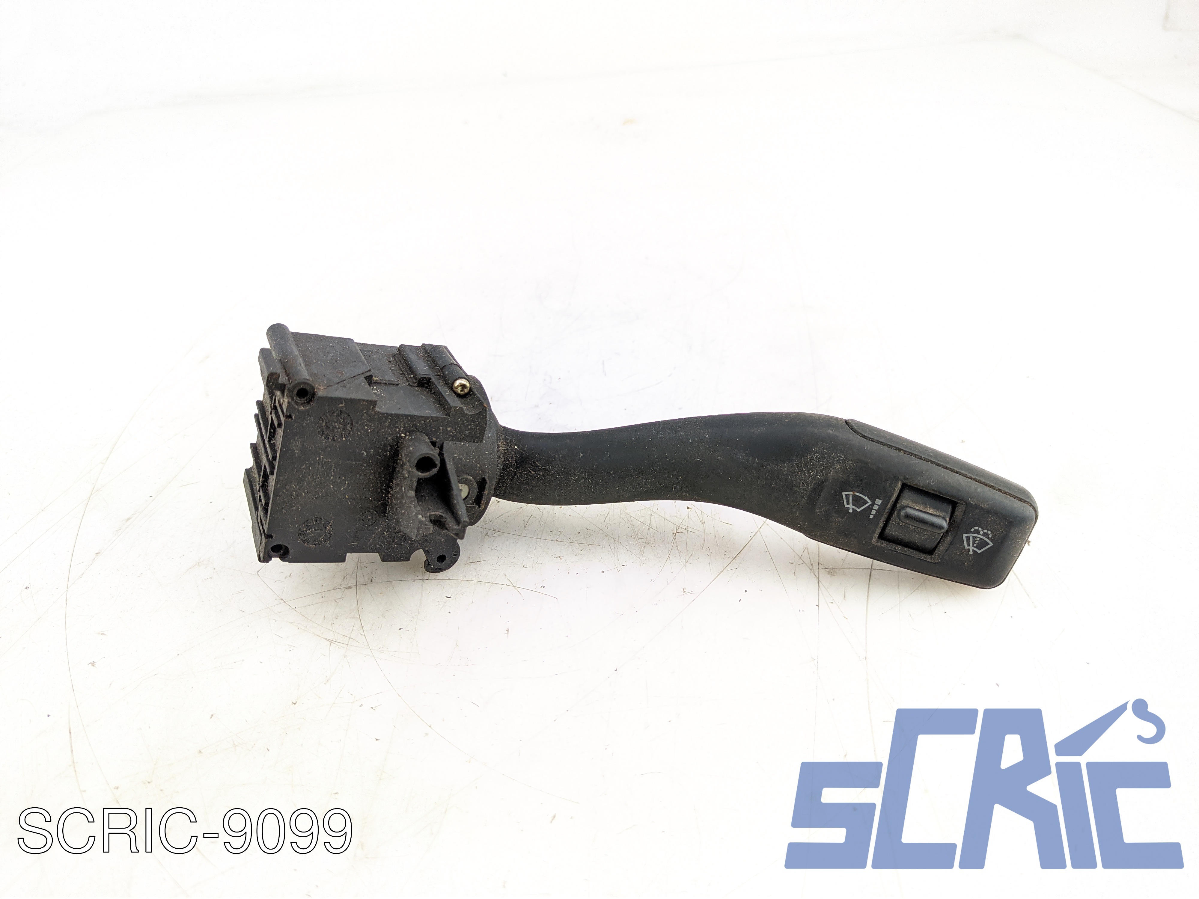 Leva Tergicristalli AUDI A4 AT 8E+05 2001-2004 8E0953503, 8E0953503A
