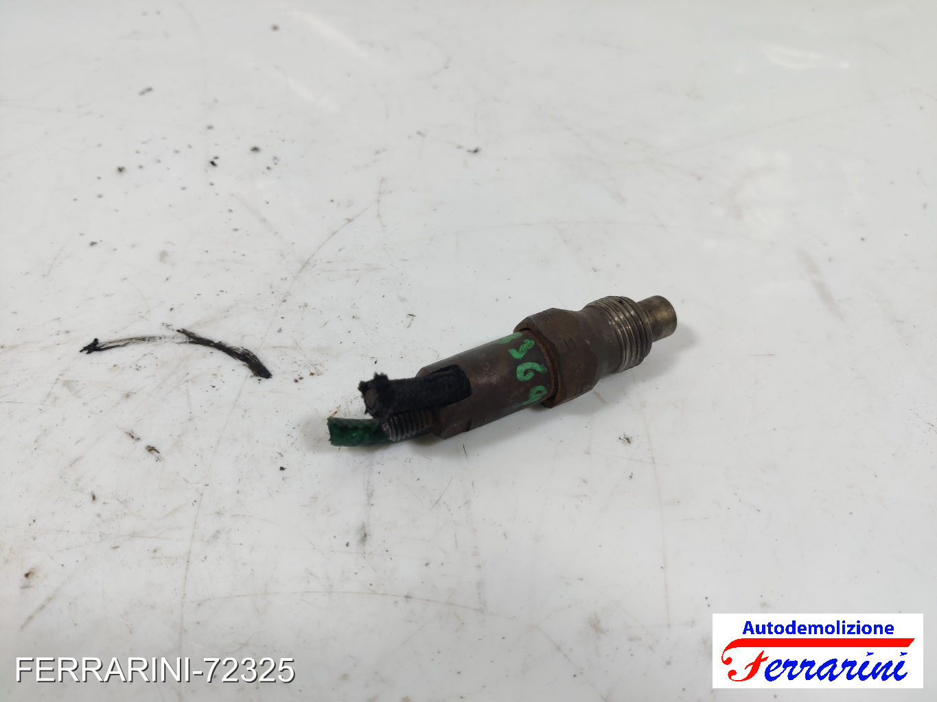 Iniettore RENAULT EXPRESS F40, G40 1.9 D 1994-1998 7701040329, 7700854497