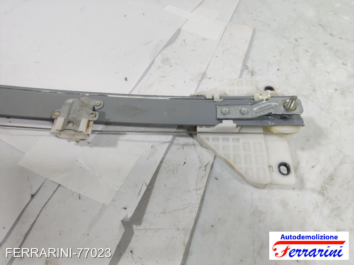 Alzavetro FORD EDGE 2015-2018 destro, dx, posteriore, post FT4Z5827008C