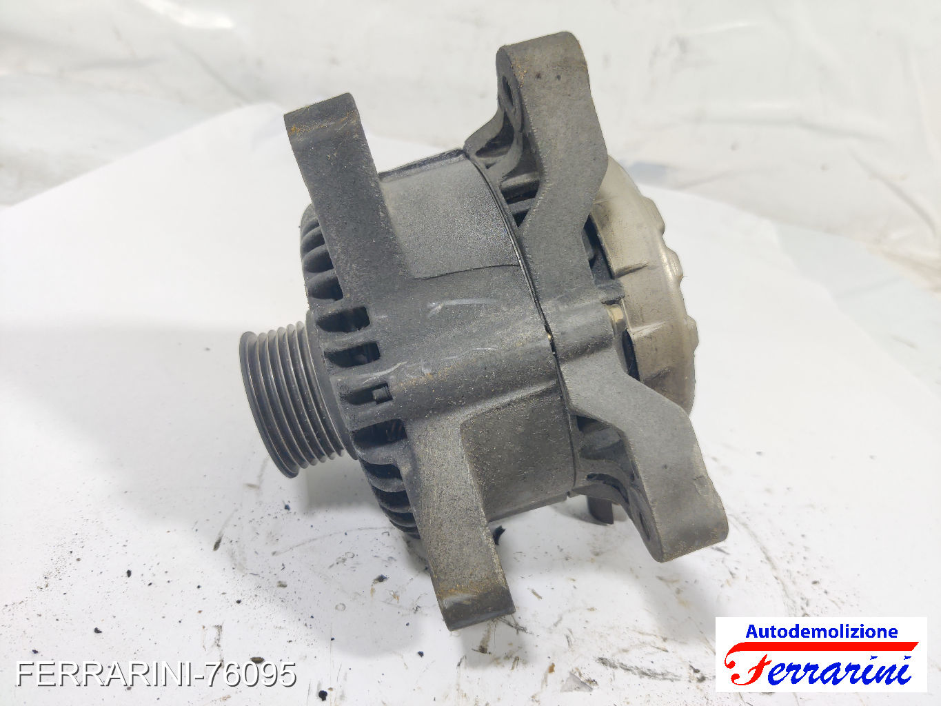 Alternatore FORD FIESTA 5 JD, JH 1.4 TDCI 2001-2008 1477856, 1140135, 1303447