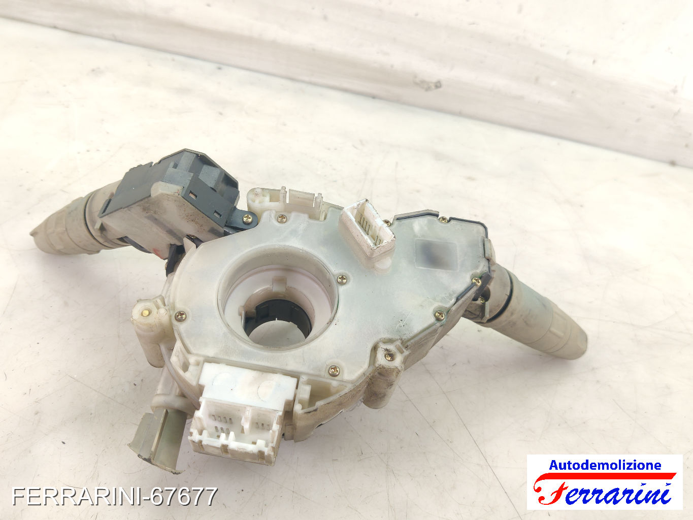 Devioluci DACIA DUSTER HS 2010-2018 255671453R, 8201167988