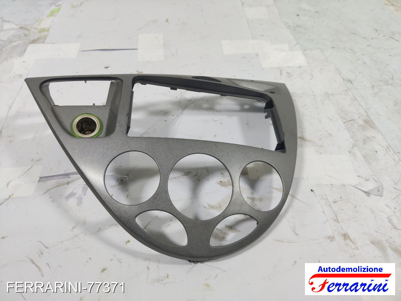 cornice stereo Consolle Centrale Cruscotto FORD FOCUS SW DNW 1999-2004