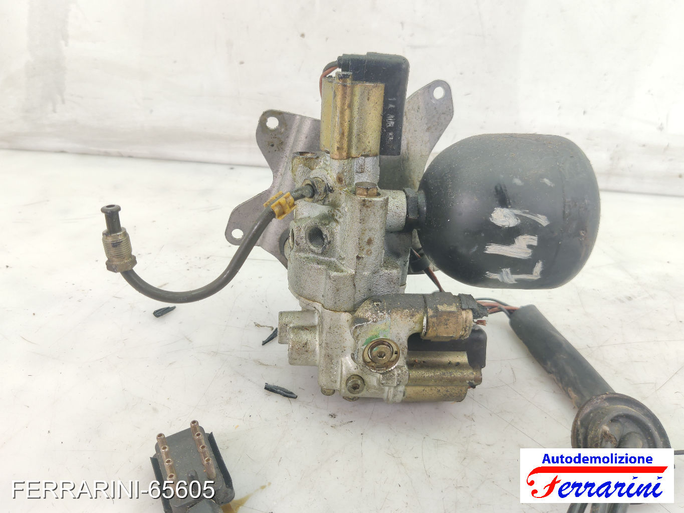 blocco valvole 4MATIC distributore idraulico MERCEDES CLASSE E W124 E 300 4MATIC 9