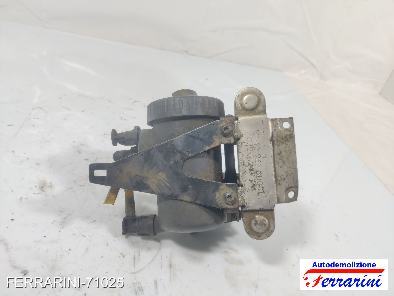 radiatore gasolio porta filtro BMW X5 E53 3.0D 2001-2003 13322247411