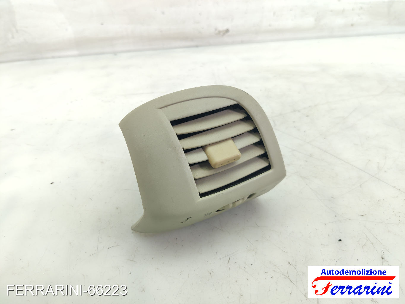 Bocchetta Areazione NISSAN MICRA 3 K12 2003-2010 sinistra, sx, frontale