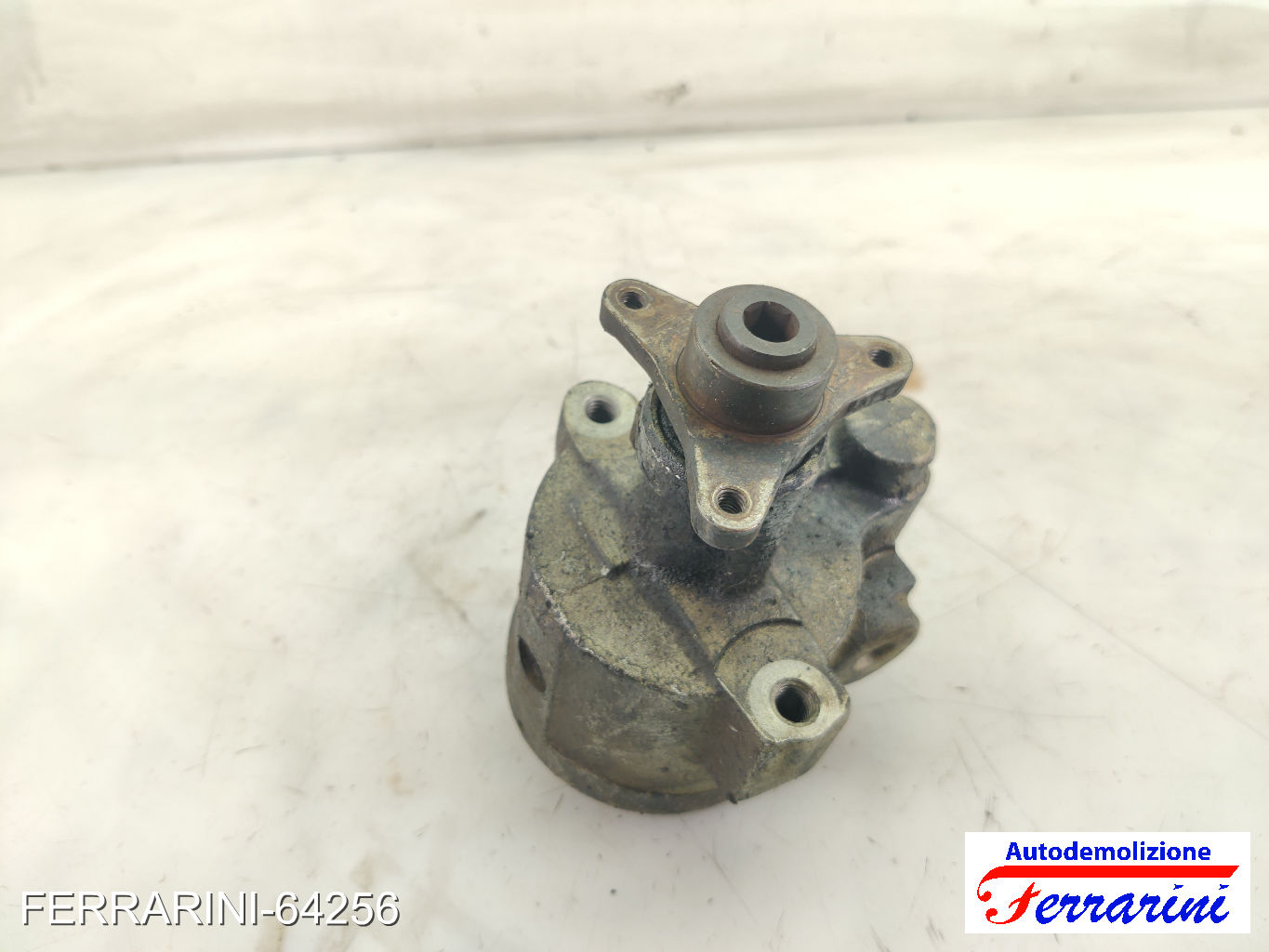 Pompa Servosterzo VOLVO V40 SW 645 1.9 DI 2000-2004 7700417308, 7700415198 7