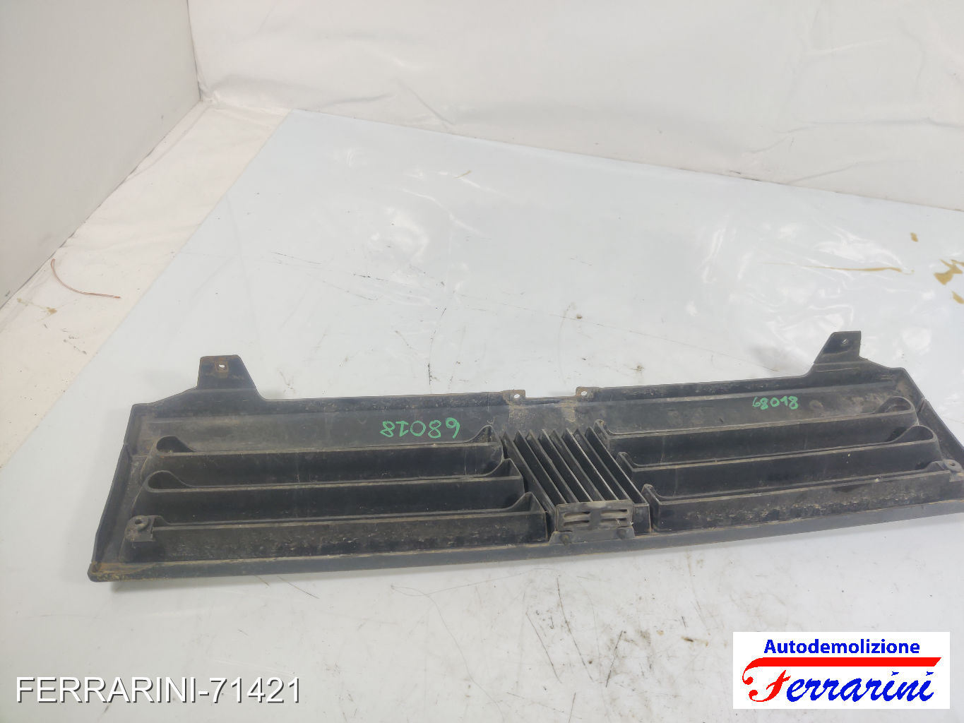 Griglia Anteriore FIAT PANDA 141 1992-1996 720633080, 7710208