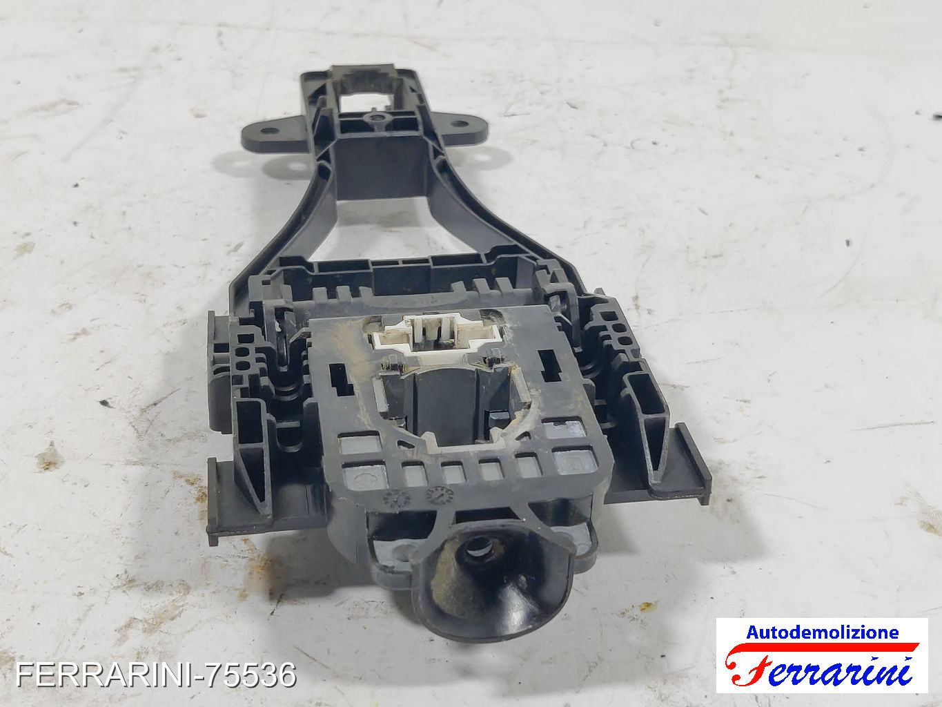 Supporto Maniglia Esterna VOLVO V60 1 155 2015-2018 sinistro, sx, frontale
