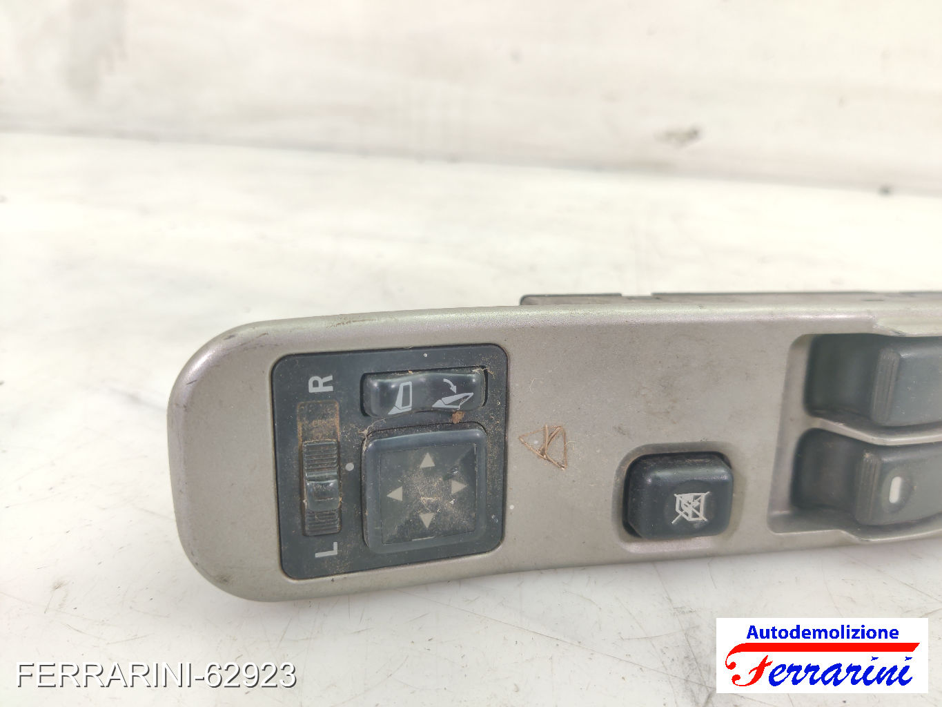 Pulsantiera Tastiera Alzavetro MITSUBISHI PAJERO SPORT 1 K7, K9 1998-2007 10