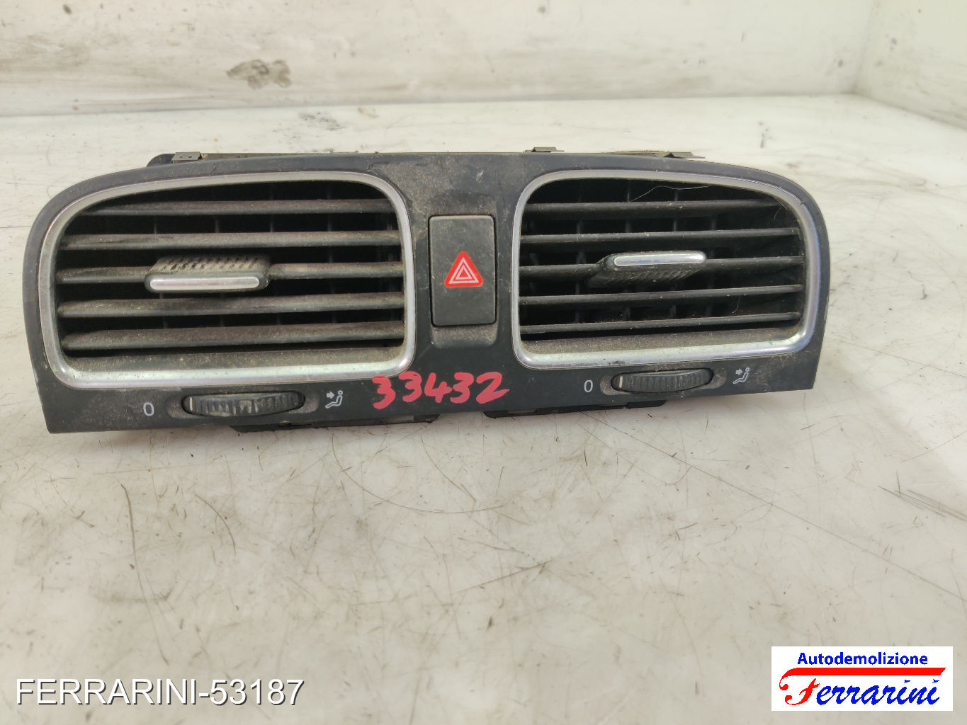 Bocchetta Areazione VW GOLF 6 5K1 2008-2013 anteriore, frontale centrale, ant
